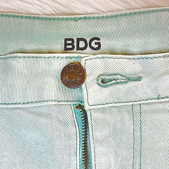 BDG x URBAN OUTFITTERS High Rise ‘Erin’ 5-Pocket Shorts in Mint Blue - Picture 2 of 7